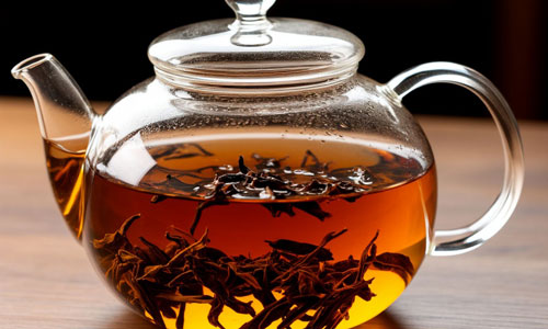 Заварник с чаем