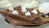 «Версаль» молочный шоколад ручной работы с декором