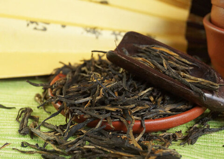 Чай чёрный «Сосновые иголки» (Yunnan Hong Song Zhen)