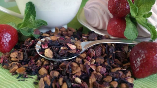 Фруктовый чай «Клубничный зефир»